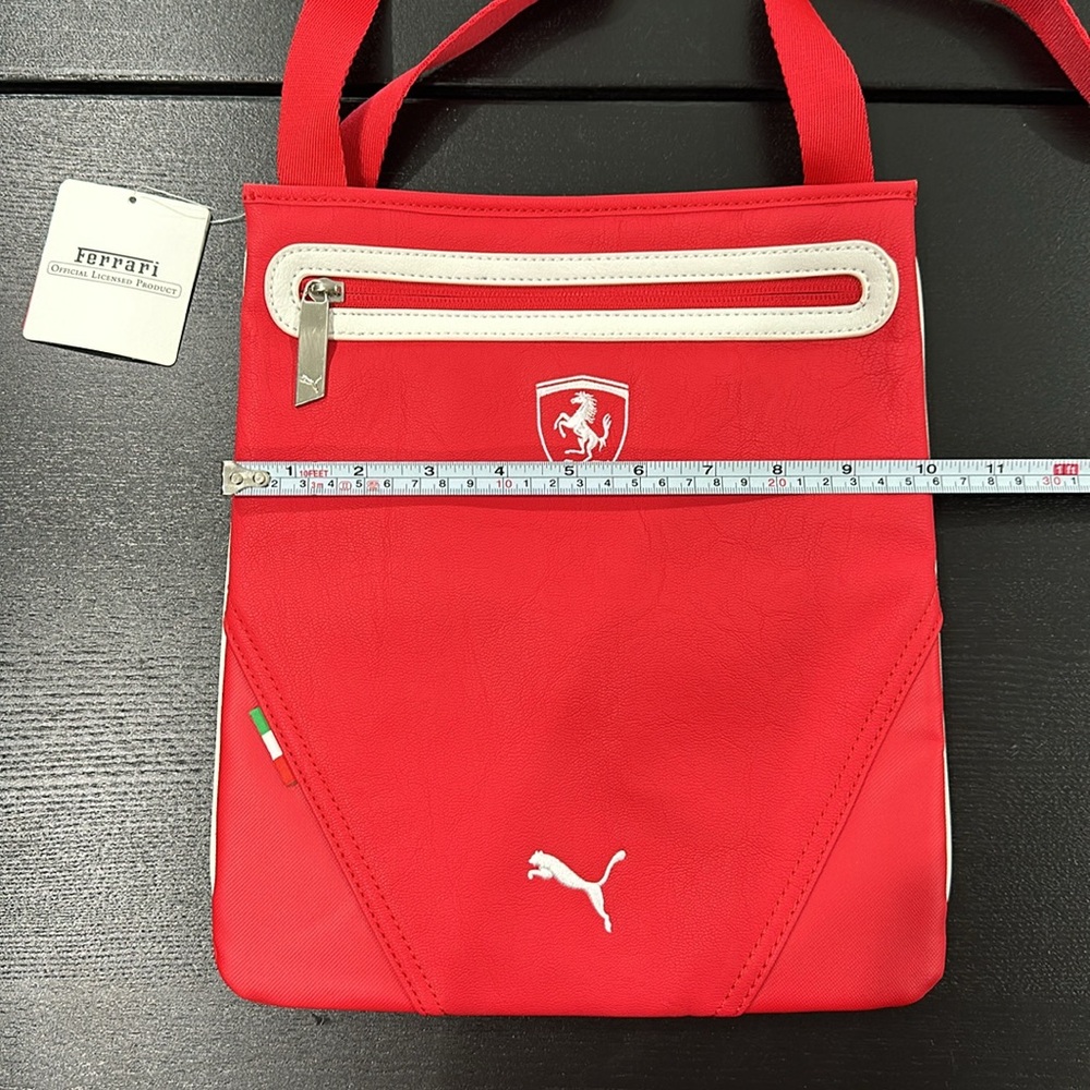Ferrari Formula 1 Club Leather Crossbody Bag - Picture 4 of 6